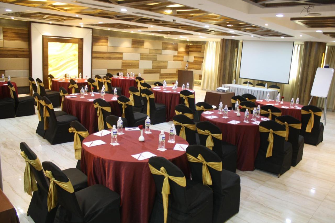 Orbett Hotel Pune Eksteriør billede